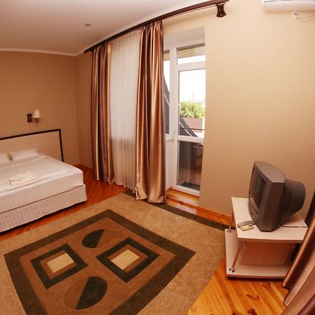 Uyut Hotel Csernyihiv Kültér fotó