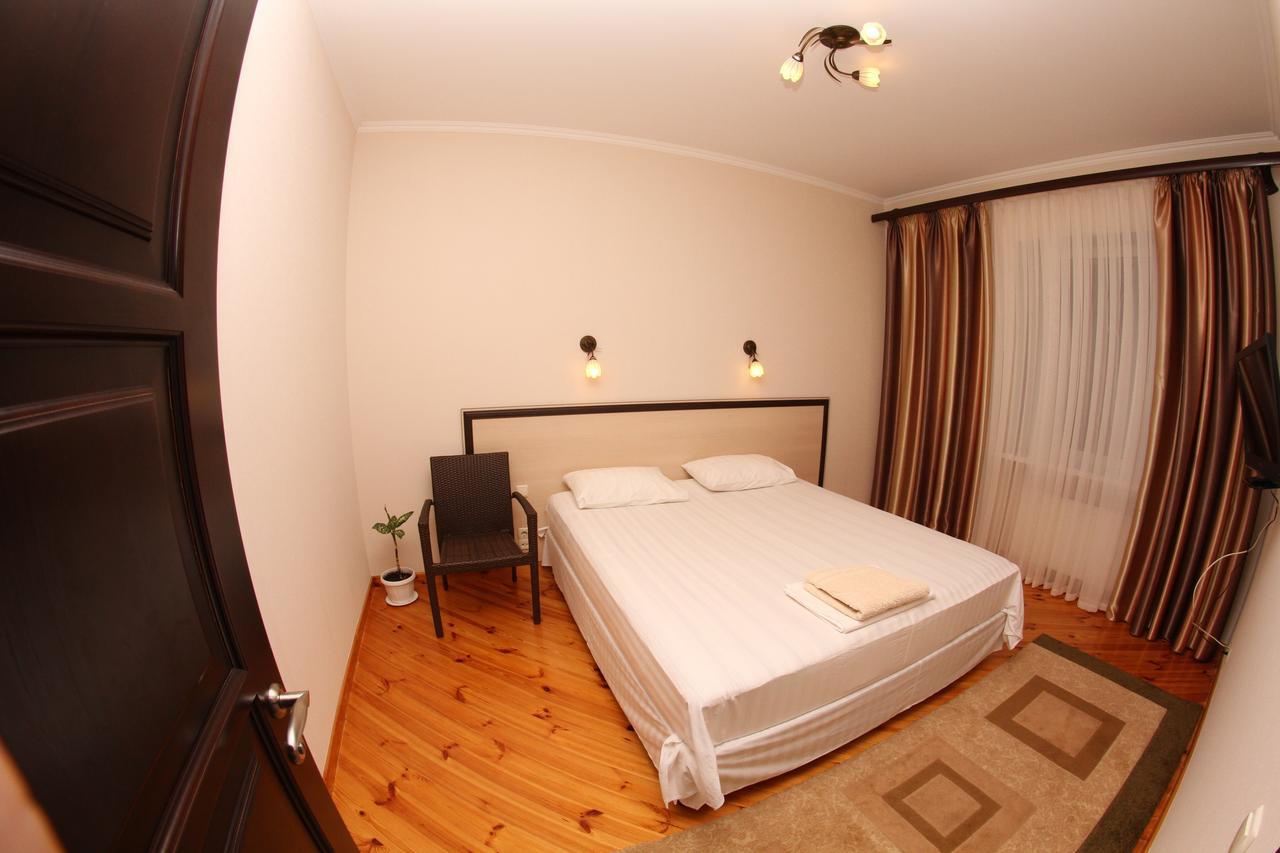 Uyut Hotel Csernyihiv Kültér fotó