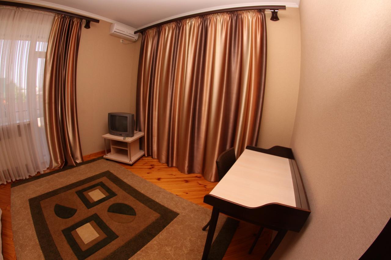 Uyut Hotel Csernyihiv Kültér fotó