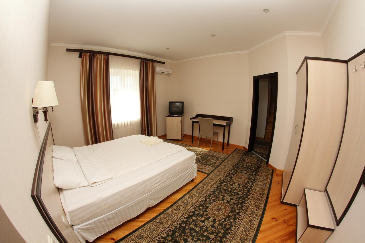 Uyut Hotel Csernyihiv Kültér fotó