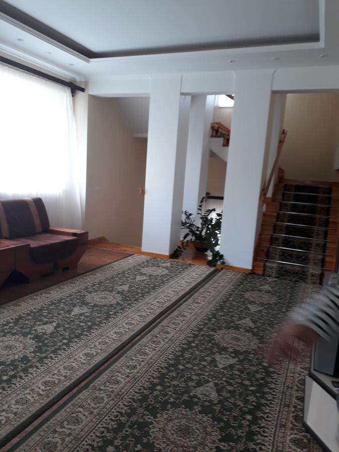 Uyut Hotel Csernyihiv Kültér fotó